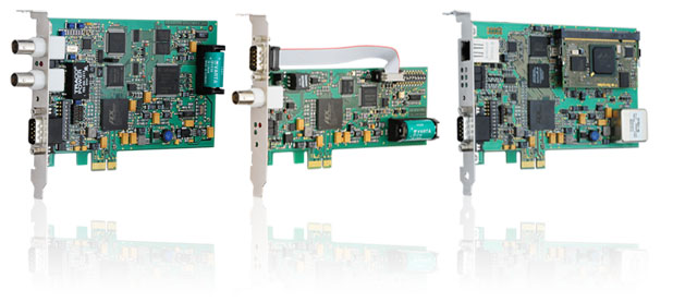 La principal innovación técnica de PCI Express es la transferencia de datos en serie en lugar de las interfaces paralelas de otros sistemas de bus, como ISA, PCI y PCI-X.